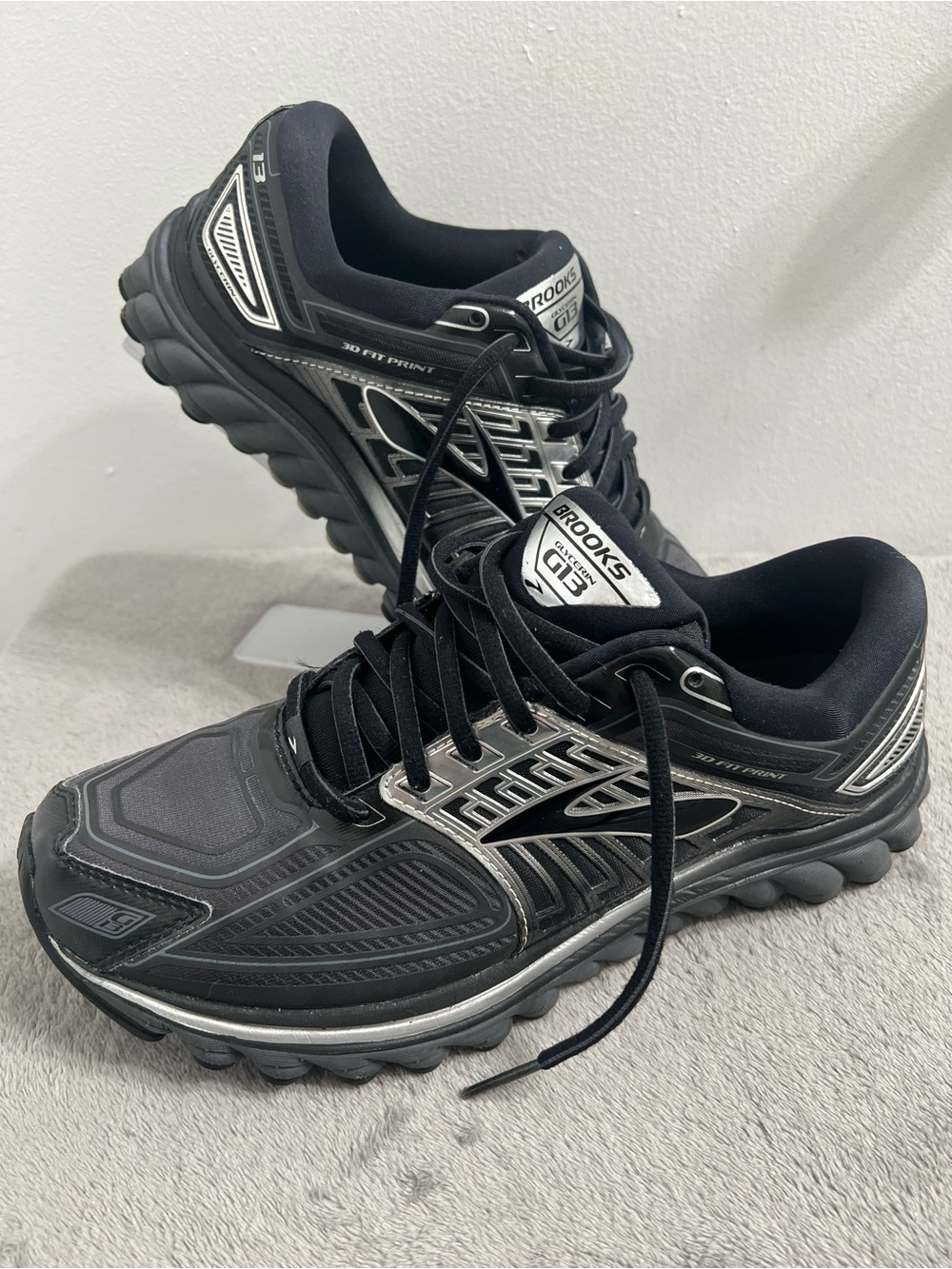 Brooks Glycerin 13 Men’s Black and Silver Athletic Running Shoes